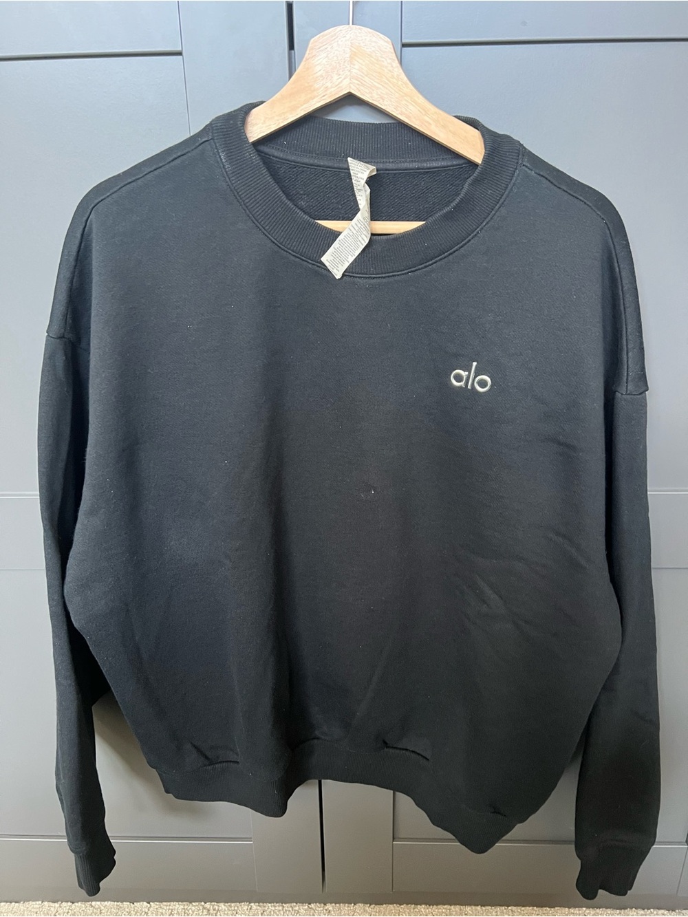 ALO Yoga Women’s Black Crewneck with Embroidered Logo- Sz Medium